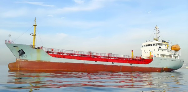 2011 Built 2000 DWT Oil Tanker