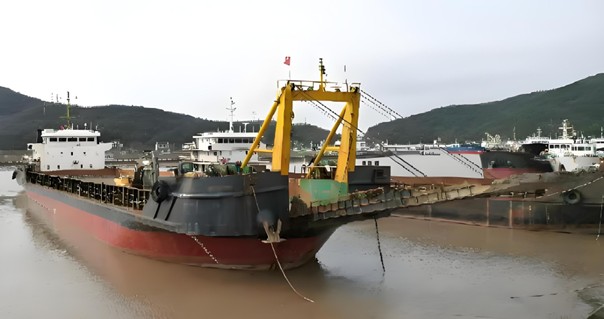 2017 Built 3100 DWT Landing Craft Tank - Image 2