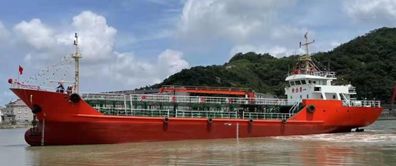 2011 Built 860 DWT Oil Tanker