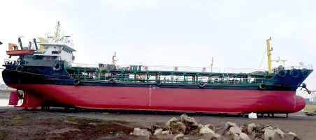 2011 Built 900 DWT Oil Tanker