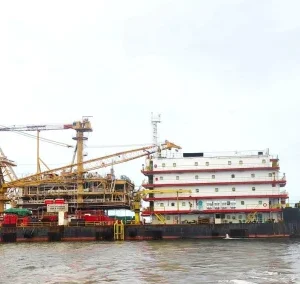 2014 Built 200 Passenger Accommodation Work Barge